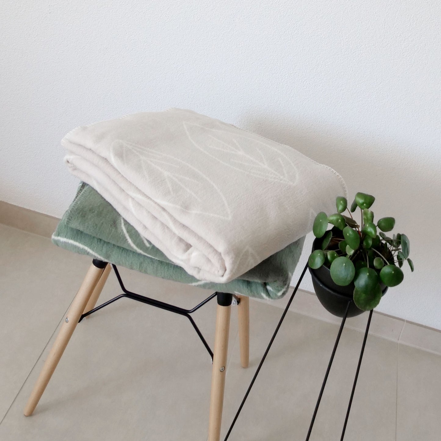 Wohndecke Bente aus 100 % Bio-Baumwolle, Blätter